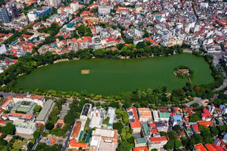 Hồ Hoàn Kiếm.