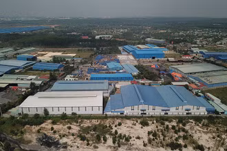 Nhiều nhà xưởng quy mô lớn được xây dựng trái phép tại khu vực quy hoạch Cụm công nghiệp Phước Tân.
