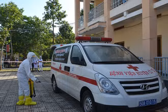 Các bệnh viện chuyên điều trị Covid-19 luôn sẵn sàng tiếp nhận và điều trị các ca mắc bệnh.