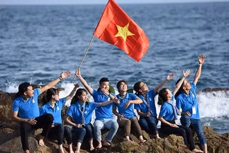 Hội viên Hội Sinh viên Việt Nam tại một trong các đảo tiền tiêu của Tổ quốc.