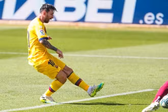 Messi lập hai kỷ lục mới trong chiến thắng tưng bừng 5-0 trước Alaves. (Ảnh: Barcelona)