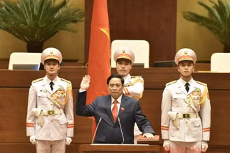 Đồng chí Phạm Minh Chính tuyên thệ nhậm chức Thủ tướng Chính phủ, chiều 5-4 (Ảnh: TRẦN HẢI).