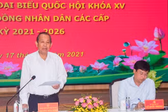 Phó Thủ tướng Trương Hòa Bình, Phó Chủ tịch Hội đồng Bầu cử quốc gia phát biểu tại buổi làm việc.