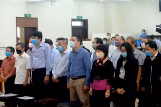 Các bị cáo tại buổi tuyên án.