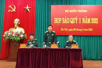 Thiếu tướng Nguyễn Văn Đức phát biểu tại buổi họp báo.