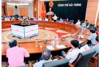 Quang cảnh họp báo sáng 16-4.