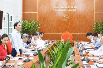 Quang cảnh buổi làm việc.