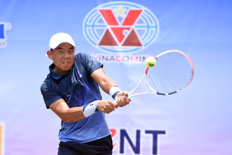 Lý Hoàng Nam tiếp tục có thêm một chiếc cúp trong bộ sưu tập danh hiệu của mình. (Ảnh: VTF)