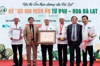 Tổ chức Kỷ lục Việt Nam xác lập lỷ lục “Chế biến và công diễn các món ăn từ rau, củ, quả và hoa Đà Lạt cùng lúc nhiều nhất tại Việt Nam”.