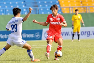 Phương Nam (28) là tác giả của bàn mở tỷ số cho U19 PVF. (Ảnh: VFF)