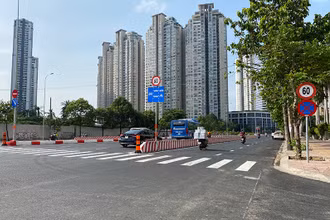 Tuyến đường Nguyễn Hữu Cảnh được thông xe sáng 30-4, kỳ vọng sẽ giải quyết triệt để tình trạng ngập nước, kéo giảm tình trạng ùn tắc giao thông do ngập lụt.
