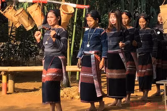 Đồng bào các dân tộc Tây Nguyên tại Làng.