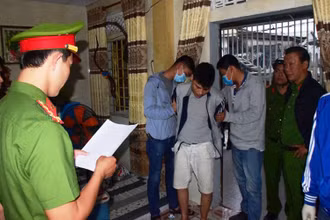 Đối tượng Lê Công Bình bị cơ quan công an bắt giữ.
