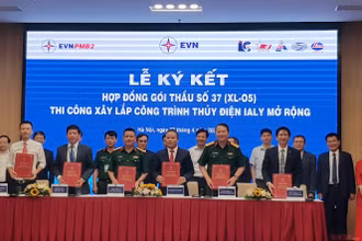 Ký hợp đồng gói thầu thi công Dự án Nhà máy thủy điện Ialy mở rộng