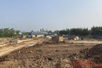 Thiếu đất đắp, nhà thầu đang tạm dừng triển khai trên diện tích này.