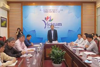 Tổng cục trưởng Nguyễn Trùng Khánh phát biểu tại hội nghị trực tuyến với cơ quan quản lý du lịch của 13 địa phương (Ảnh: TCDL)