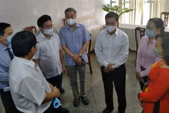 Đoàn công tác Bộ Y tế làm việc tại Sóc Trăng.