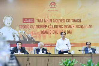Bộ trưởng Ngoại giao Bùi Thanh Sơn tham dự và chủ trì Tọa đàm. (Ảnh: Bộ Ngoại giao)
