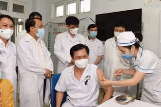 Hệ thống y tế Việt Nam đáp ứng xử trí các phản ứng, tai biến sau tiêm vaccine Covid-19