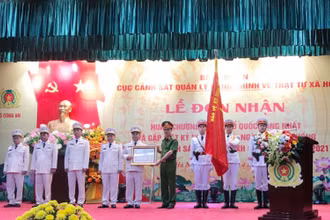Cục Cảnh sát Quản lý hành chính về trật tự xã hội đón nhận Huân chương Bảo vệ Tổ quốc hạng Nhất. 