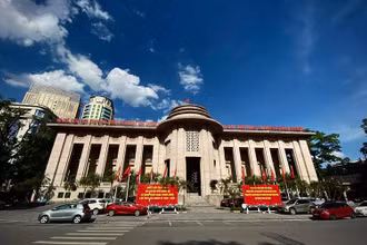 Trụ sở chính Ngân hàng Nhà nước tại Hà Nội. (Ảnh: ĐỨC KHANH)
