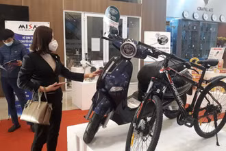Giới thiệu các sản phẩm công nghiệp chủ lực thành phố Hà Nội năm 2021 đến người tiêu dùng.