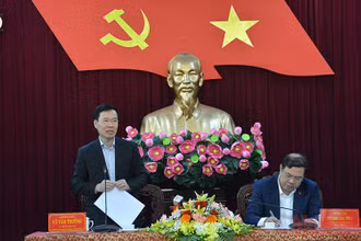 Đồng chí Võ Văn Thưởng, Ủy viên Bộ Chính trị, Thường trực Ban Bí thư phát biểu ý kiến tại buổi làm việc.