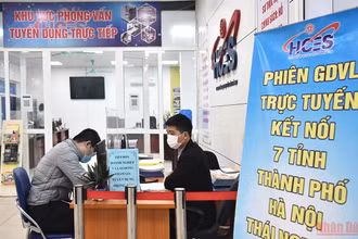 Phiên giao dịch việc làm trực tuyến thứ ba sáng 16/12. (Ảnh: Minh Duy)