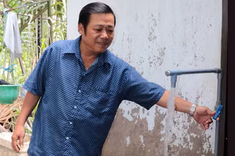 Người dân ở huyện Cần Giờ, TP Hồ Chí Minh được cấp nước sạch sử dụng ổn định.