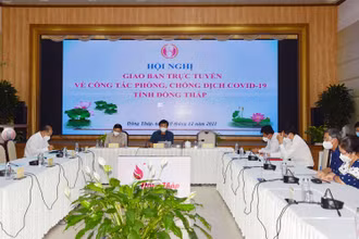 Bí thư Tỉnh ủy Đồng Tháp Lê Quốc Phong phát biểu tại hội nghị. (Ảnh: HỮU NGHĨA)