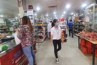 Một siêu thị bán sản phẩm của Việt Nam tại Phnom Penh, Campuchia. (Ảnh: Nguyễn Hiệp)