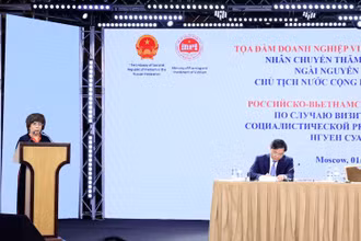 Nhà Sáng lập, Chủ tịch Hội đồng Chiến lược Tập đoàn TH, bà Thái Hương phát biểu trong Diễn đàn doanh nghiệp Việt-Nga, tại Moscow ngày 1/12.