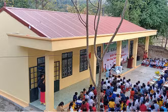 Buổi lễ khánh thành và bàn giao điểm trường Áng Nghịu, xã Chiềng Hoa, huyện Mường La.