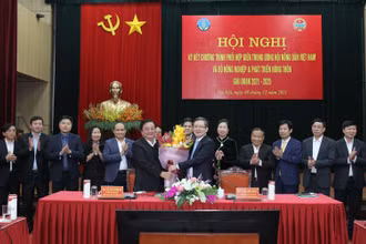 Hội nghị ký kết chương trình phối hợp với 5 chương trình lớn, hướng đến mục tiêu chung tạo dựng hình ảnh người nông dân thế hệ mới.