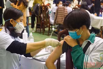 Quảng Bình đang đẩy nhanh tiến độ tiêm vaccine cho trẻ 12 đến 17 tuổi.