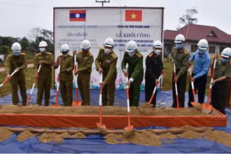 Khởi công xây dựng trụ sở Công an các bản tại Lào, giáp biên giới với tỉnh Quảng Nam.