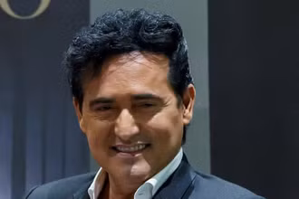 Ca sĩ Carlos Marín. (Ảnh: The Guardian)