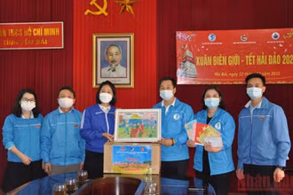 Chương trình “Xuân biên giới-Tết hải đảo” tại Yên Bái.