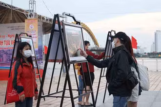Tìm hiểu Đà Nẵng qua triển lãm ảnh.