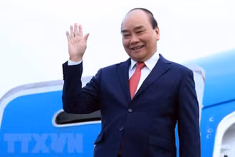 Chủ tịch nước Nguyễn Xuân Phúc lên đường thăm cấp Nhà nước Vương quốc Campuchia. Ảnh: TTXVN