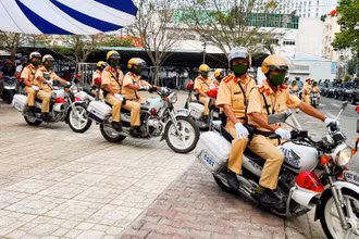 Các lực lượng Công an thành phố ra quân tấn công trấn áp các loại tội phạm trong dịp Tết sáng 15/12.