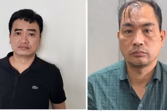 Hai bị can Phan Quốc Việt (trái) và Phạm Duy Tuyến bị khởi tố về tội Vi phạm quy định về đấu thầu gây hậu quả nghiêm trọng. (Ảnh: Bộ Công an)