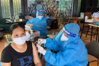 An Giang tiêm mũi 3 cho người đã tiêm các mũi vaccine trước đó.