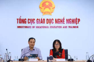 Đại diện lãnh đạo Tổng cục Giáo dục nghề nghiệp chia sẻ thông tin về kỳ thi tại buổi họp báo.