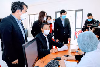 Lãnh đạo thành phố Hải Phòng kiểm tra, đôn đốc công tác chuẩn bị điều trị bệnh nhân Covid-19 tại y tế cơ sở 
