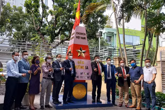 Khánh thành mô hình Cột mốc chủ quyền biển đảo.