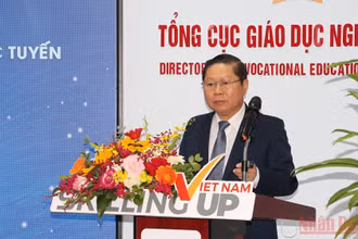 Thứ trưởng Lê Tấn Dũng phát biểu tại Lễ khai mạc.