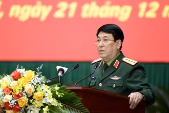 Đại tướng Lương Cường, Ủy viên Bộ Chính trị, Ủy viên Thường vụ Quân ủy Trung ương, Chủ nhiệm Tổng cục Chính trị Quân đội nhân dân Việt Nam phát biểu ý kiến kết luận hội nghị. 
