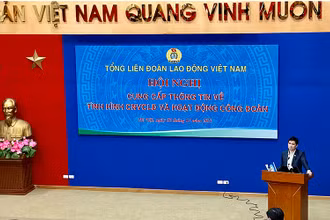 Phó Chủ tịch Tổng Liên đoàn Lao động Việt Nam Ngọ Duy Hiểu thông tin về tình hình chăm lo Tết Nguyên đán năm 2022 cho người lao động.