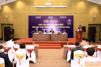 Đông đảo các nhà khoa học tham dự hội thảo.